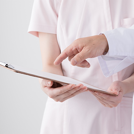 医師や専門の看護師が対応